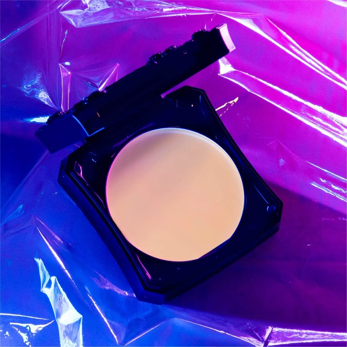ANNA SUI Makeup Foundation - Beige - 15 - Base and Loose Powder - Conceals Skin Complexion and Texture - Brightens the Skin - Maximum Coverage - 0.35 oz.