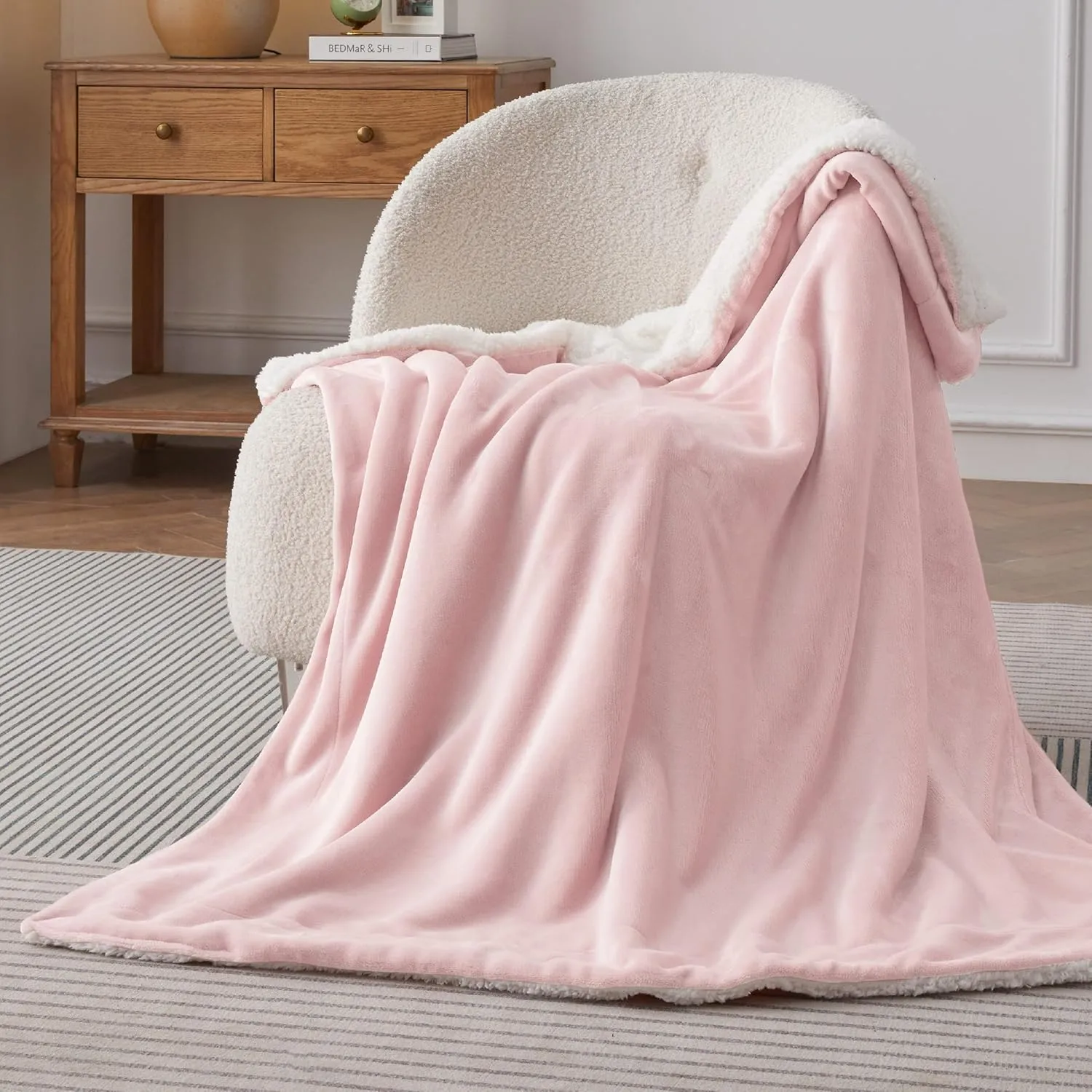 Bedsure Sherpa Fleece Throw Blanket for Couch - Thick and Warm, Soft Fuzzy Plush Throw Blanket for Winter, Pink, 50x60 Inches