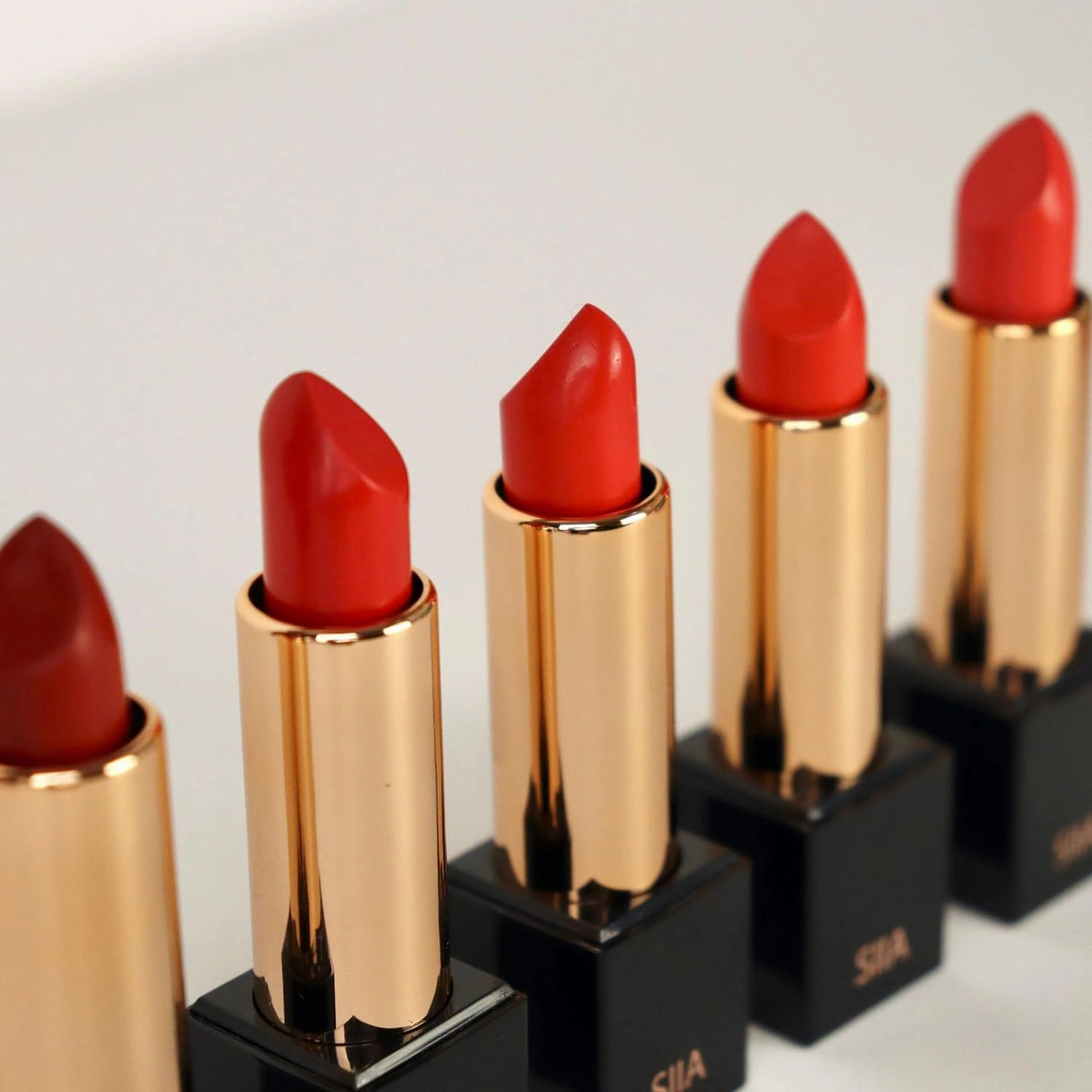 Change Agent Magnetic Original Lipstick in Heaven Orange