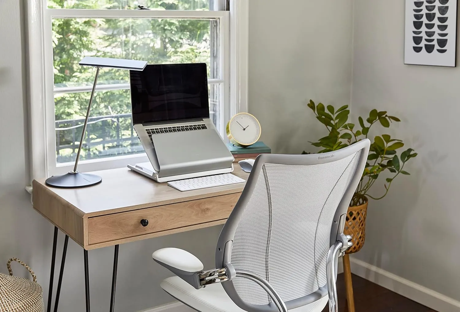 Humanscale Horizon 2.0 LED Task Light - Morning Pink (High-Gloss)