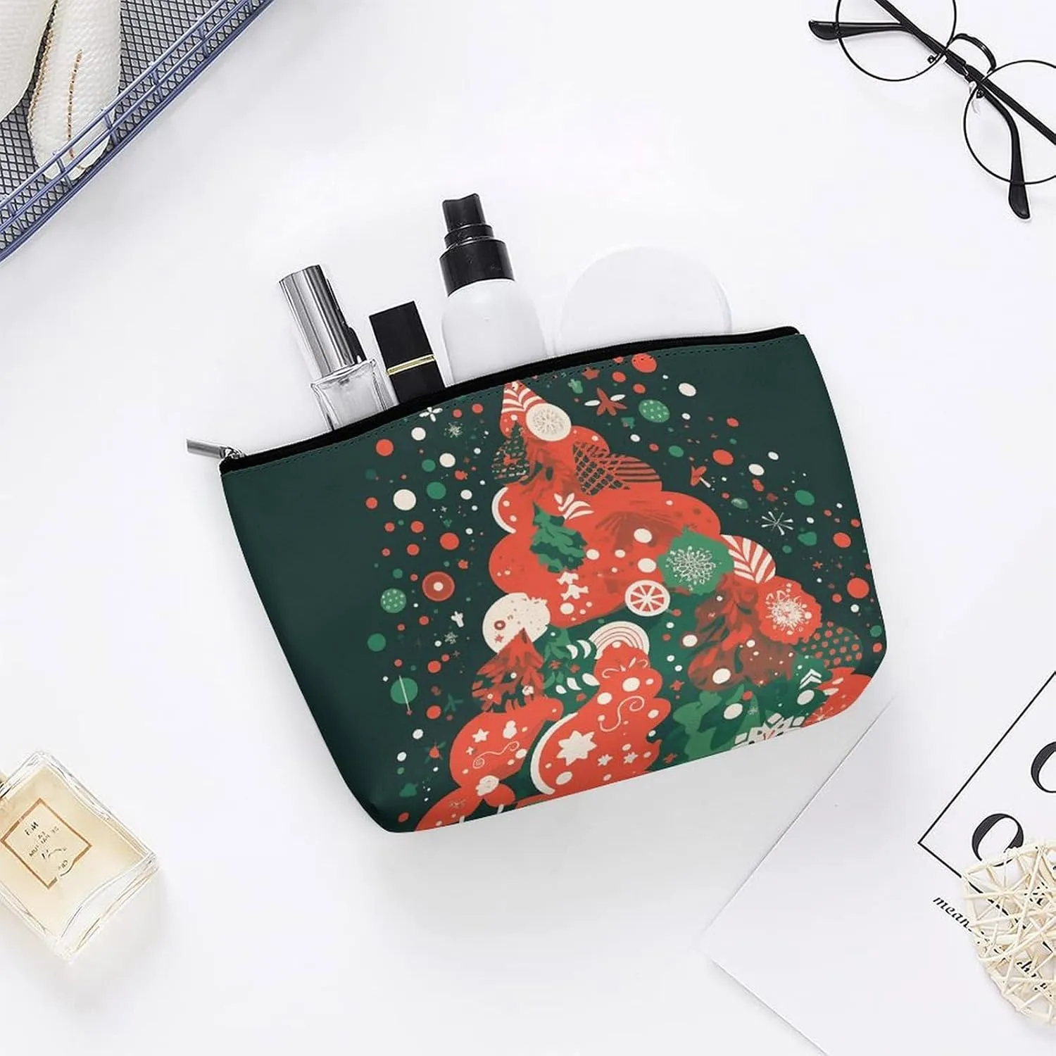 Ladies Makeup Bag Travel Toiletries Bag Animation Style Christmas Tree Printed Portable Cosmetic Bag Suitable for Vacation Travel