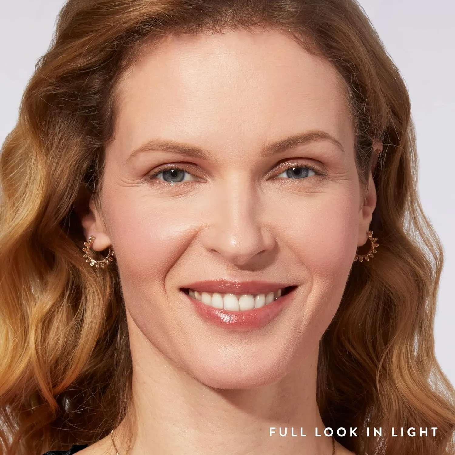 LAURA GELLER NEW YORK Get Glowing Kit (2pc): Baked Balance-n-Glow Illuminating Powder Foundation, Light   Airbrush Kabuki Makeup Brush