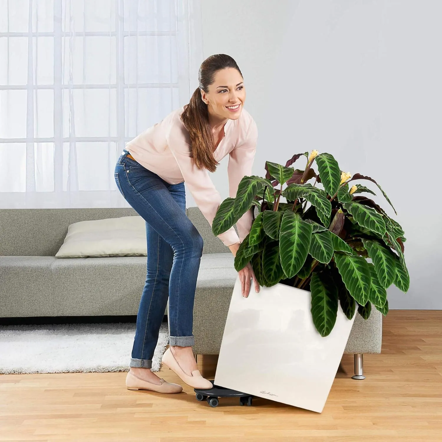 Lechuza Cube 50 Large Flower Indoor/Outdoor Garden Floor Self-Watering Planter with Drainage Hole with Plant Substrate Contemporary Poly-Resin H50 L50 W50 cm Red 13 Kg