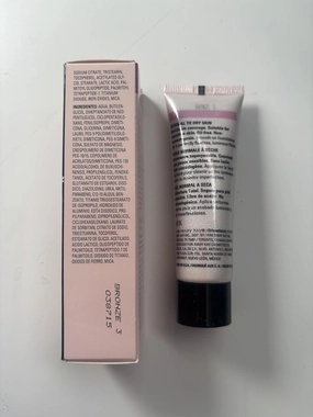 Luminous-wear liquid foundation time wise by MK Bronze 3