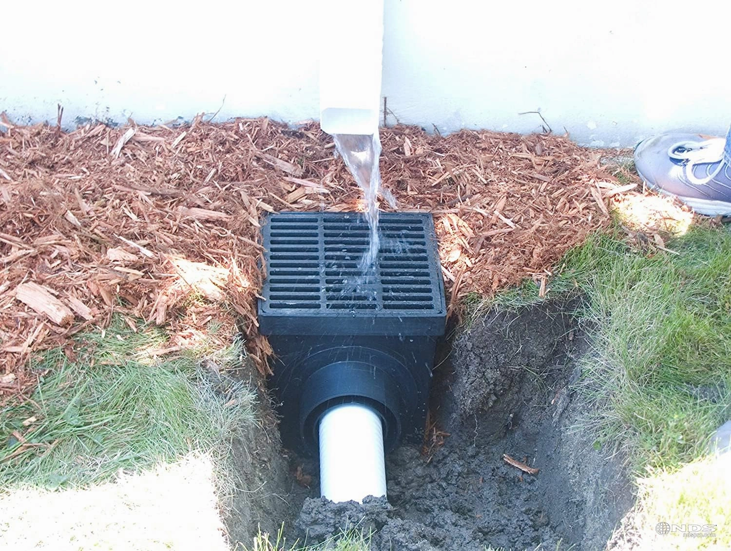 NDS 1200BKITRTL1PK Square Kit with Catch Basin and NDS 430 Pop-Up Drainage Emitter