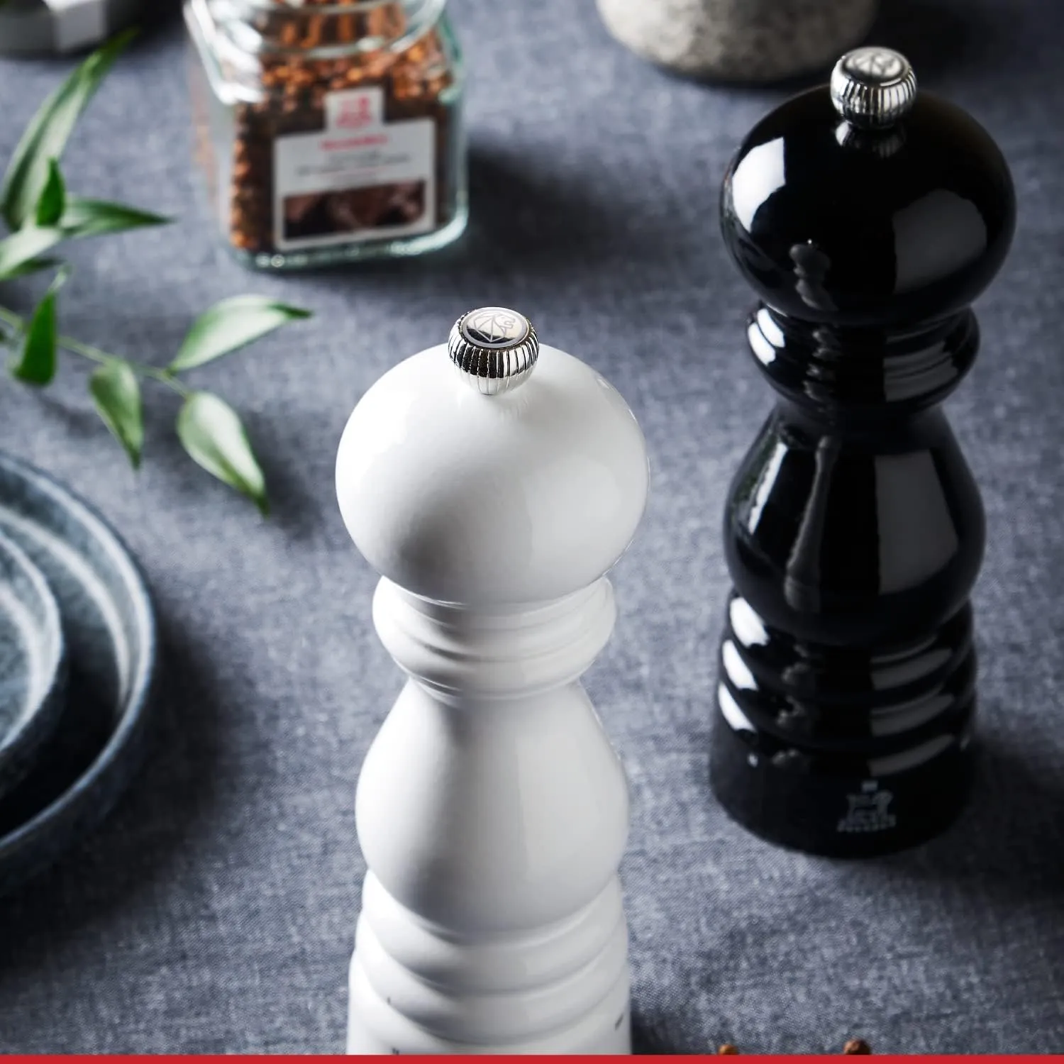 Peugeot - Paris u'Select Manual Pepper Mill - Adjustable Grinder - Beechwood, Gloss Black