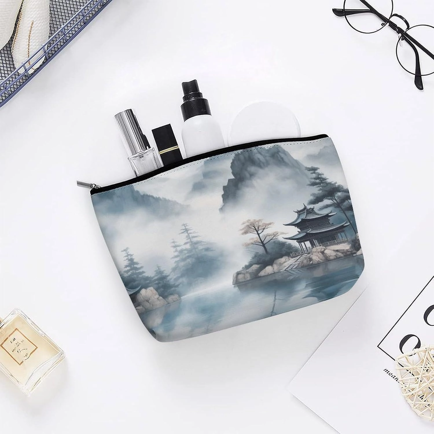 Portable Small Cosmetic Bag Cute Travel Makeup Bag Asian Landscape Painting Waterproof Toiletry Bag for Women