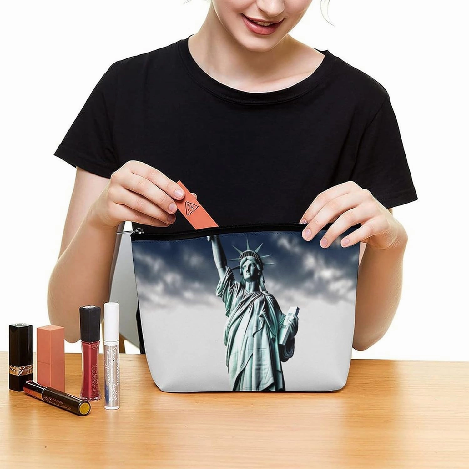 Portable Small Cosmetic Bag Cute Travel Makeup Bag Statue of Liberty Waterproof Toiletry Bag for Women