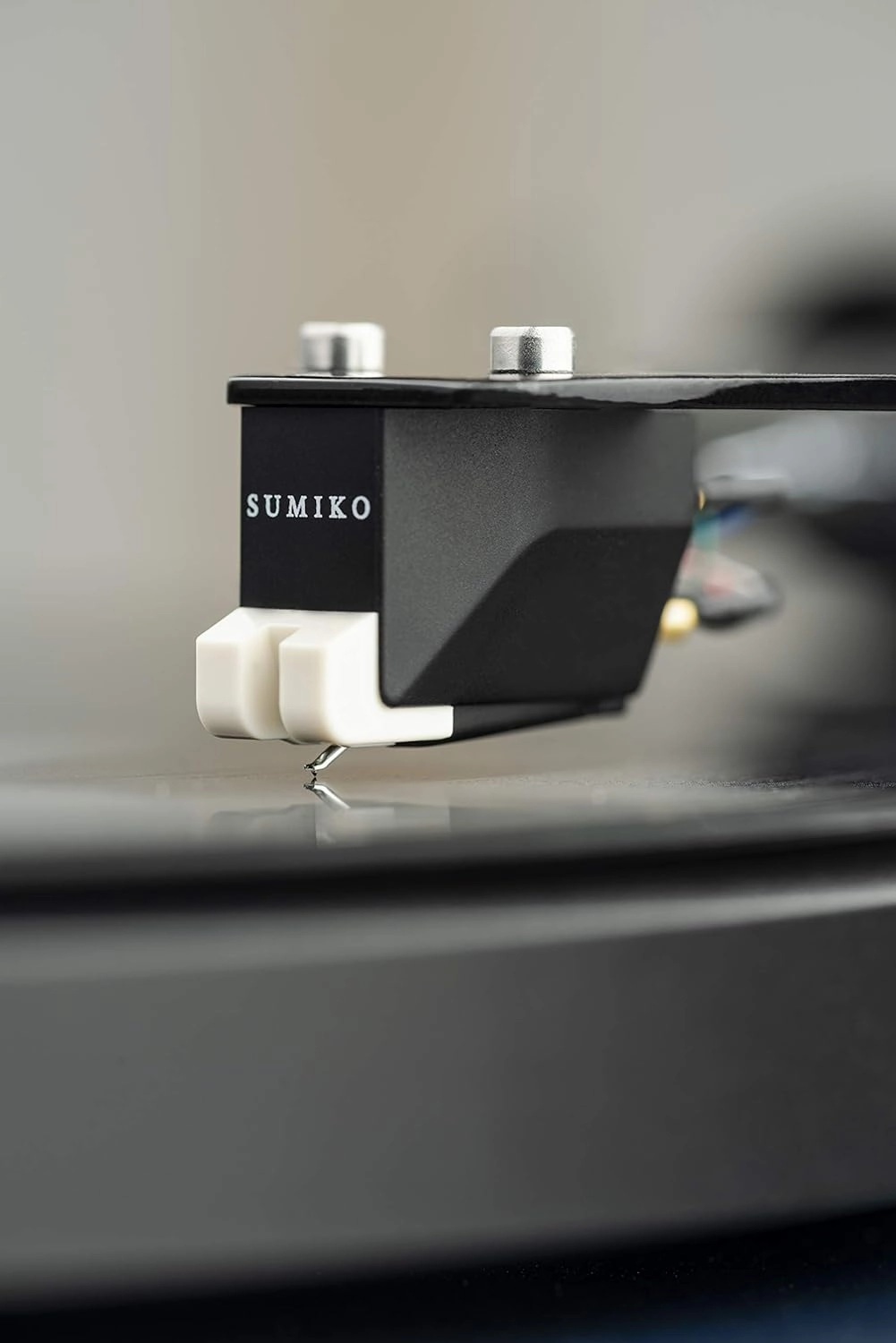 Pro-Ject Debut Carbon EVO, Audiophile Turntable with Carbon Fiber tonearm, Electronic Speed Selection and pre-Mounted Sumiko Rainier Phono Cartridge (High Gloss Red)