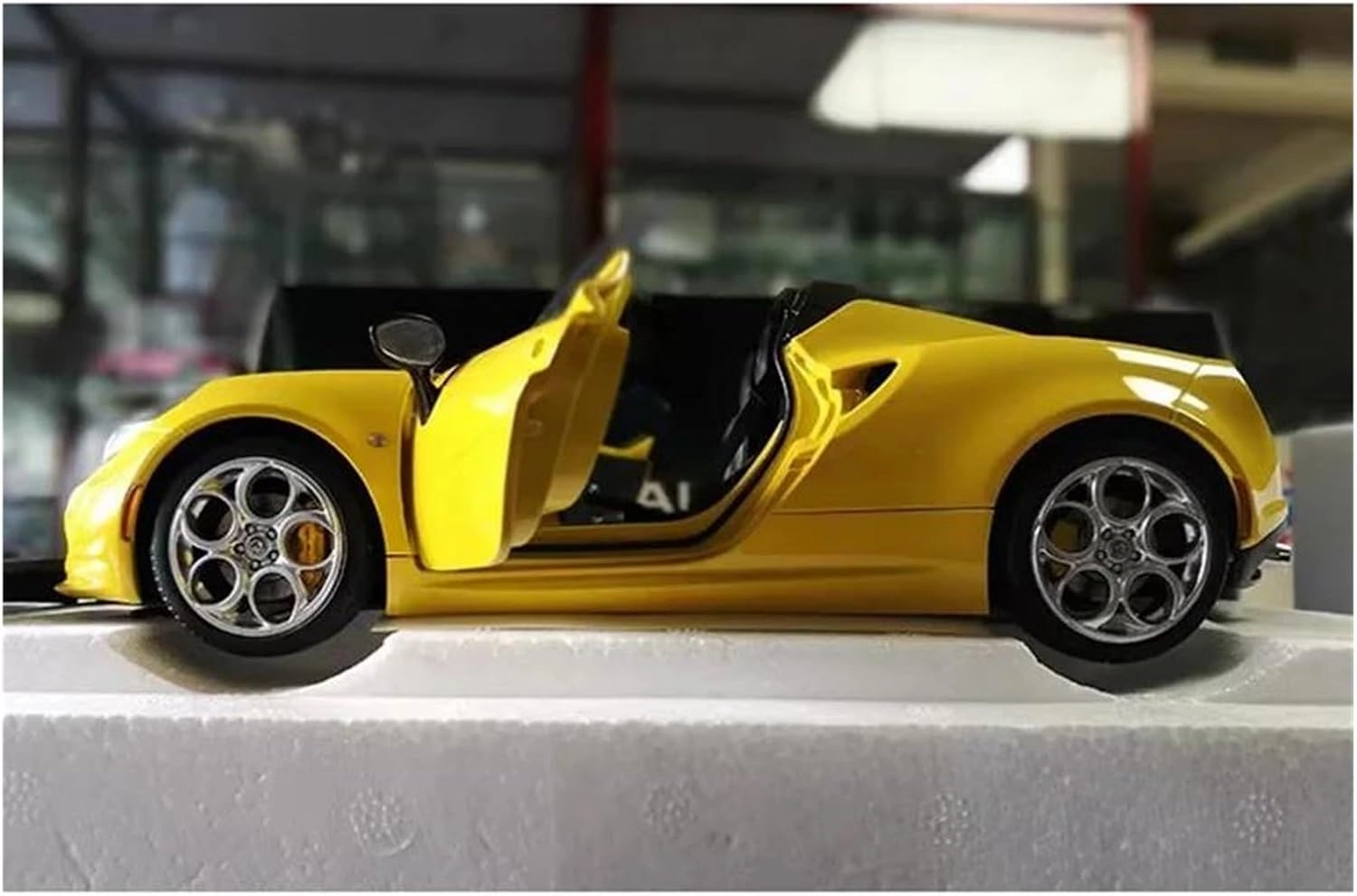 Sports car Metal Model Diecast Scale 1/18 for 4C Spider Car Model Simulation Vehicle Model Toys Collection Decoration Display for Home Décor(Red)