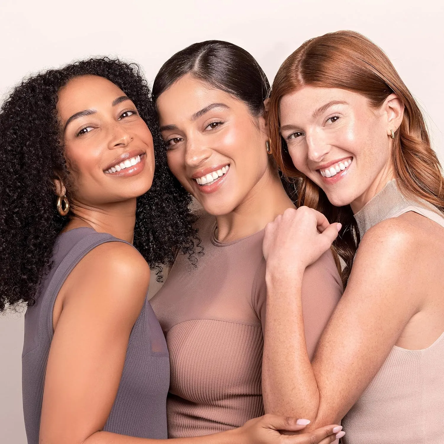 Wander Beauty Nude Illusion Liquid Foundation - Tan - Medium to Full Coverage Foundation - Natural Makeup with Vitamin E & Macadamia - Nude Skin Finish Blurs & Conceals - Travel-Friendly - 1.01 fl oz
