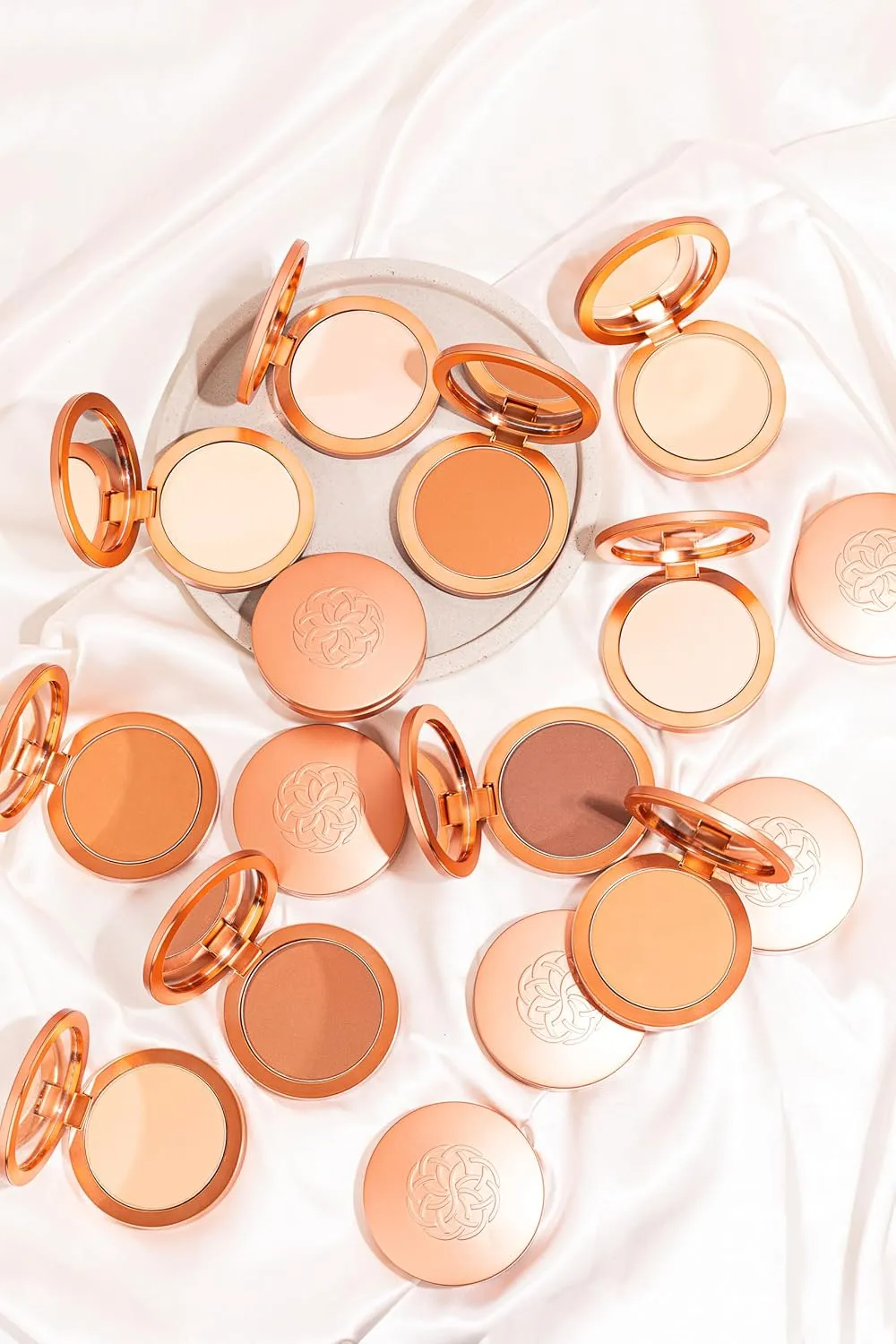 YENSA Super Serum Silk Powder Foundation - Matte Foundation Makeup to Blur and Smooth Pores - Provides a Radiant and More Even Skin Tone for a Natural, Healthy Glow - Light 1 (0.35 oz)